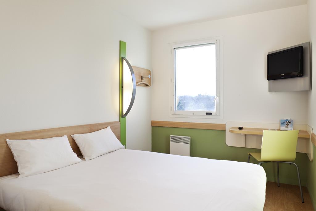 Ibis Budget Mantes-La-Jolie Cameră foto